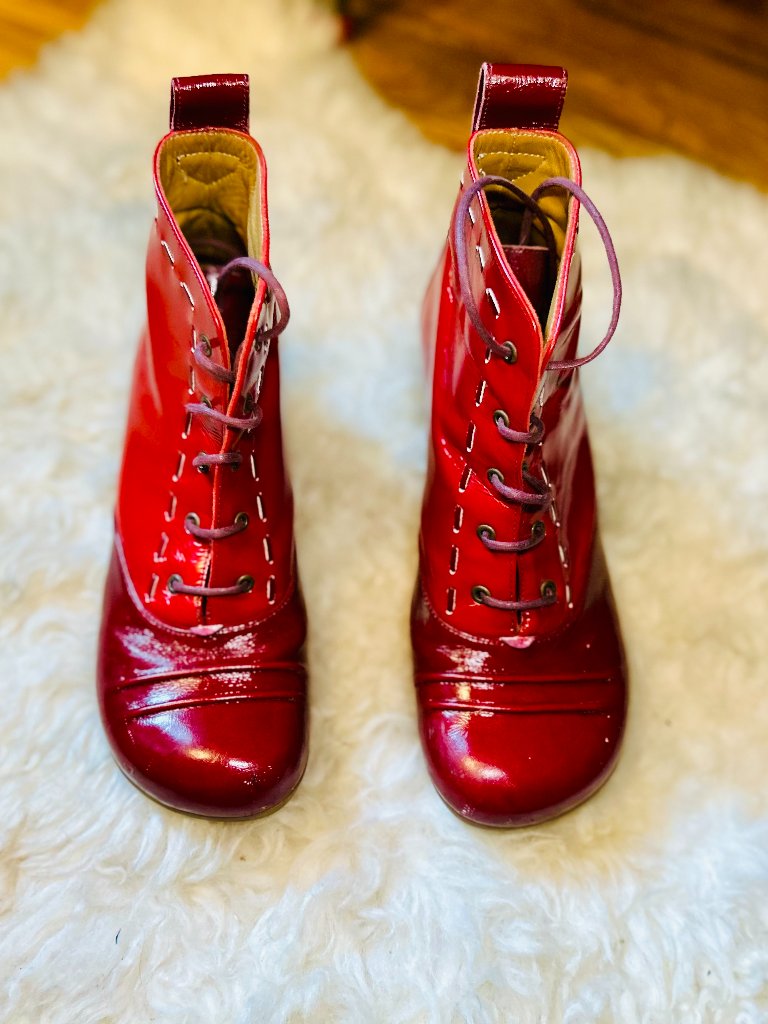 John Fluevog Bartoli Wine Patent Leather Lace-Up Ankle Boots Women's 8
